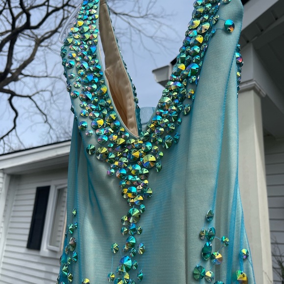 Special occasion dress 💁‍♀️🥂 - Picture 6 of 10